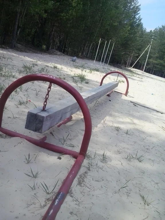 Trave di equilibrio presso Calisthenics Park at Парковая улица, Урай – foto 8 di 8