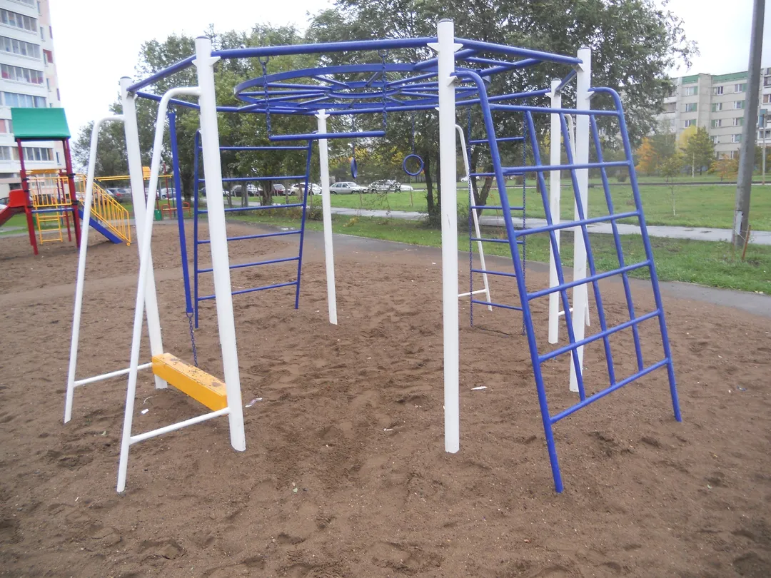Parallele presso Outdoor Gym in ЗЯБ, Набережные Челны #wp2244 – foto 7 di 7