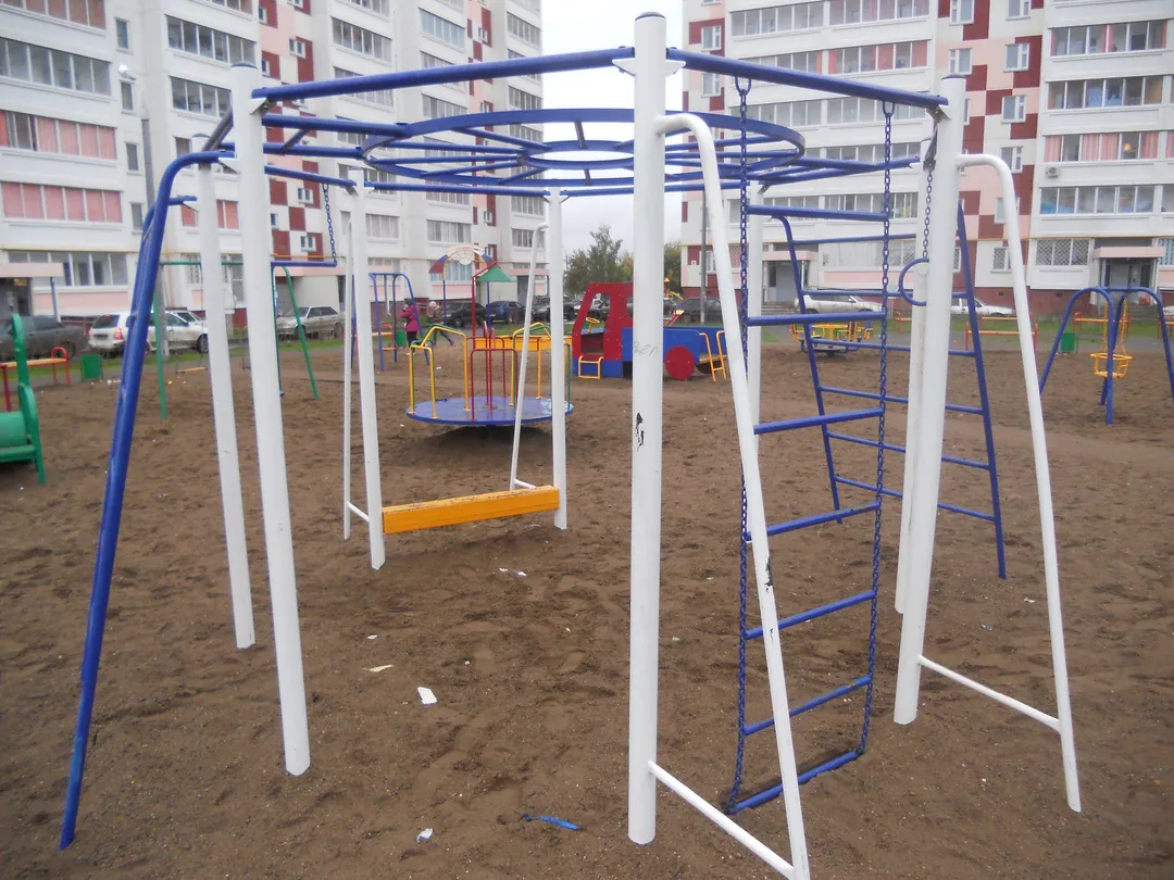 Sbarra per trazioni presso Outdoor Gym in ЗЯБ, Набережные Челны #wp2244 – foto 6 di 7