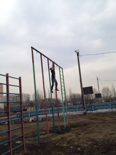 Parallele presso Calisthenics Park at Барнаульская улица, Омск – foto 2 di 4
