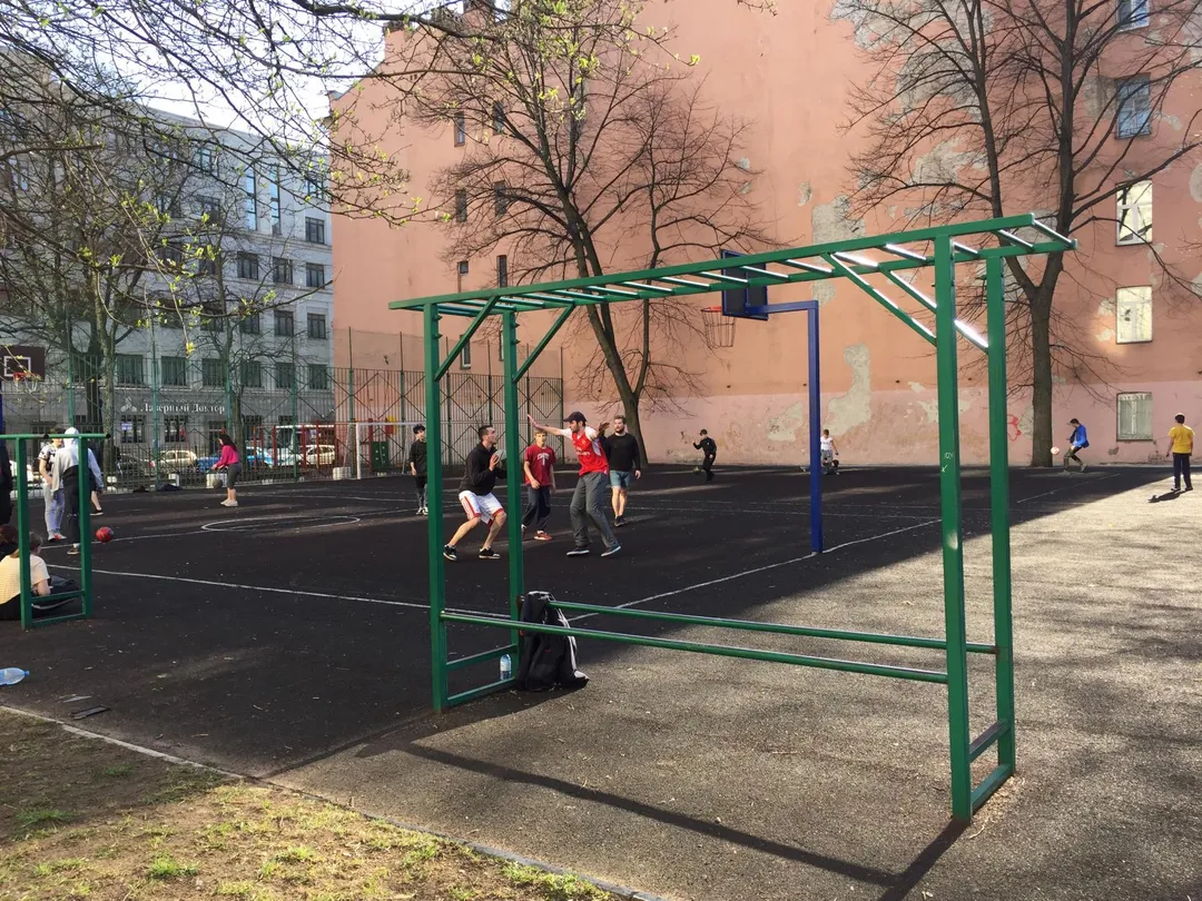 Шведська стінка на майданчику Calisthenics Park at улица Мира, Санкт-Петербург – фото 3 з 3