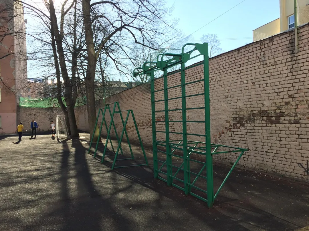 Рукохід на майданчику Calisthenics Park at улица Мира, Санкт-Петербург – фото 2 з 3