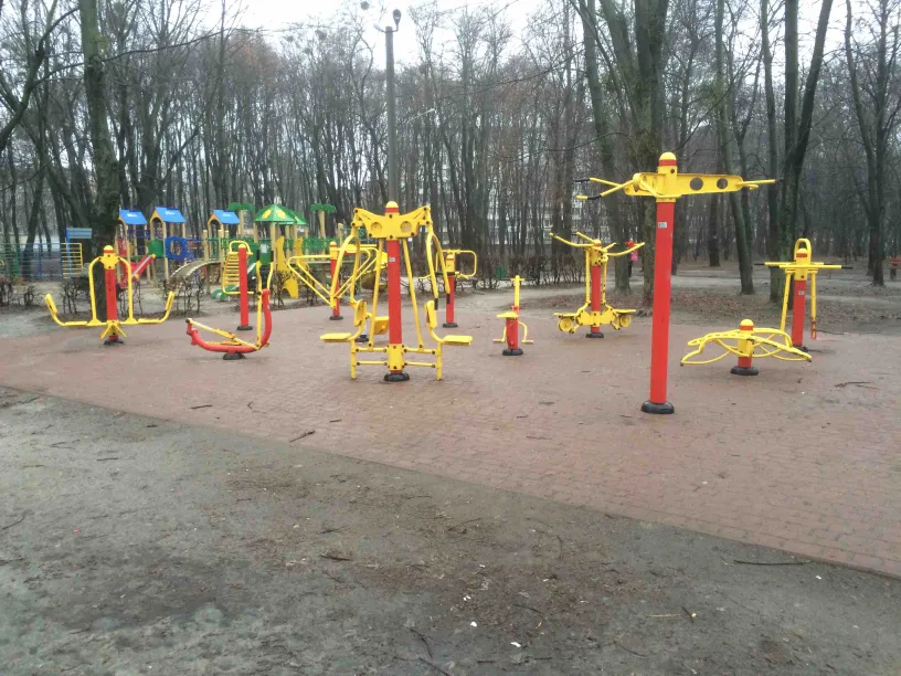 Parallel Gym Bars at Calisthenics Park at Парково-Сирецька вулиця, Київ – photo 2 of 2