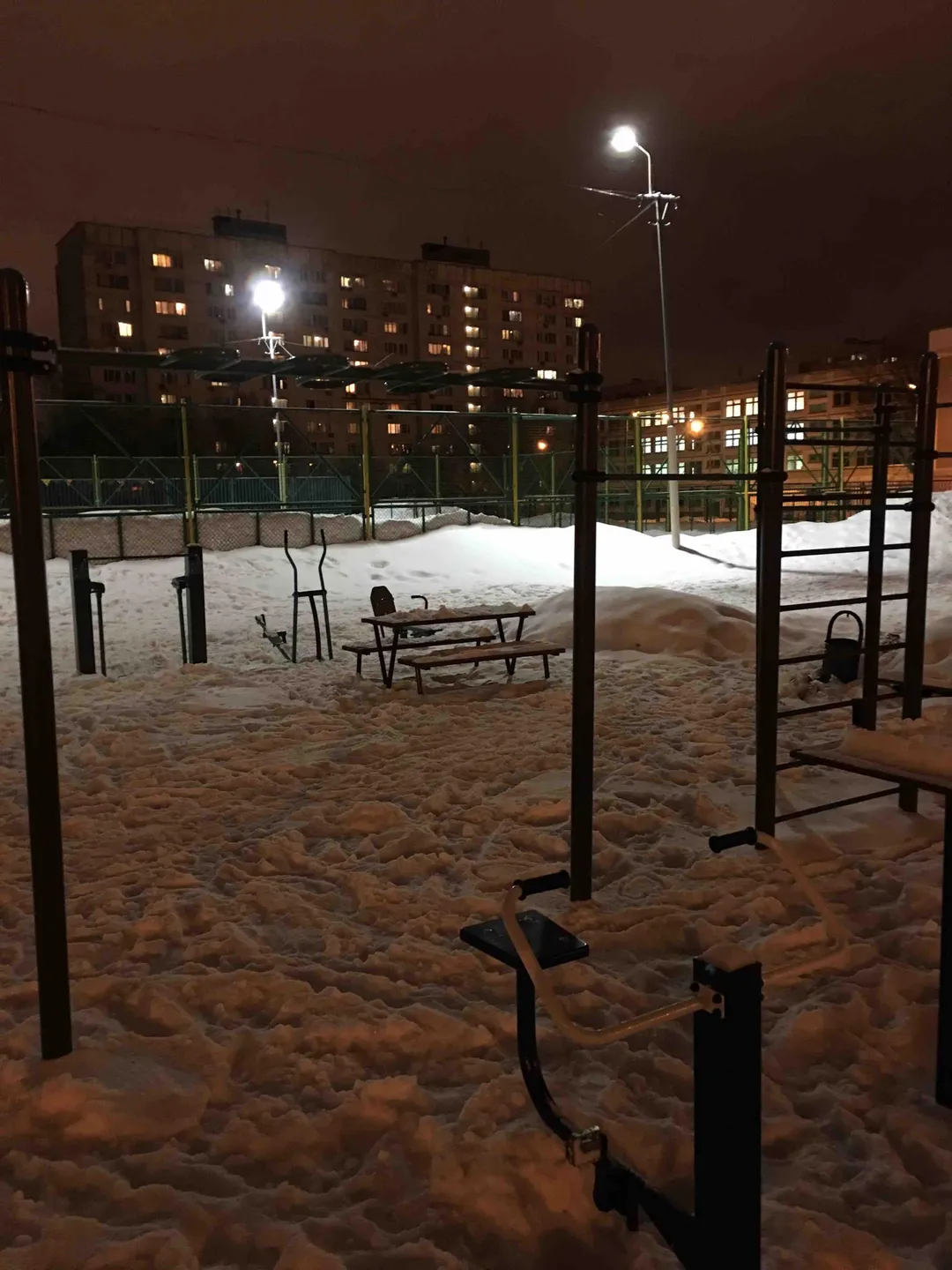 Klimmzugstange bei Calisthenics Park at Зельев переулок, Москва – Foto 1 von 2