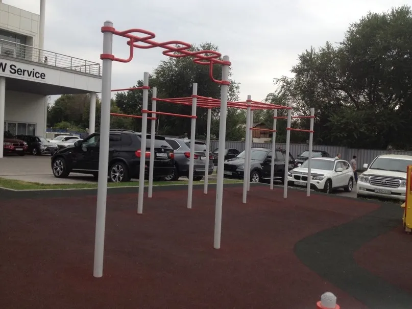 Sprossenwand bei Calisthenics Park at Әл-Фараби даңғылы, Алматы – Foto 4 von 4