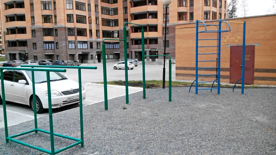 Bară de tracțiuni la Calisthenics Park at проспект Академика Коптюга, городской округ Новосибирск – fotografia 1 din 2