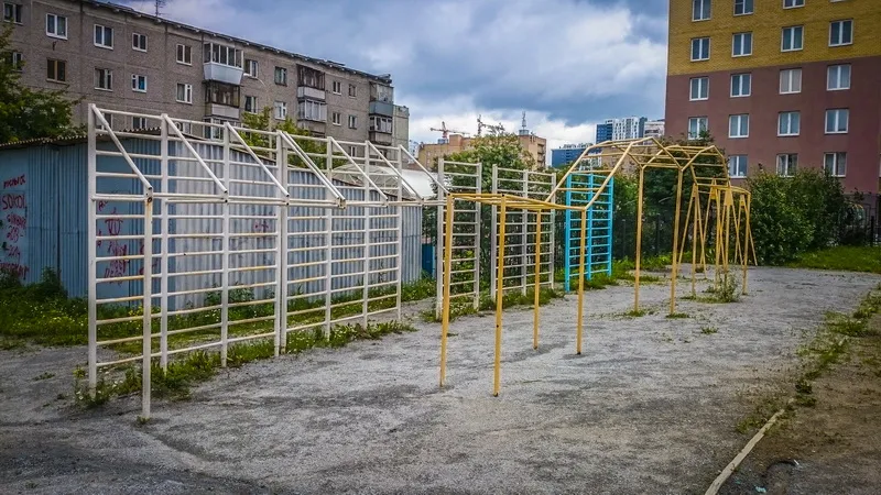 Sprossenwand bei Calisthenics Park at улица Анри Барбюса, Екатеринбург – Foto 4 von 10