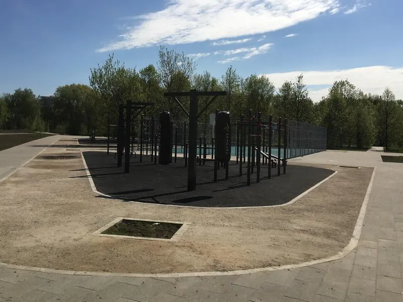 Bară de flotări la Calisthenics Park at Строгинское шоссе, Москва #wp2270 – fotografia 2 din 5