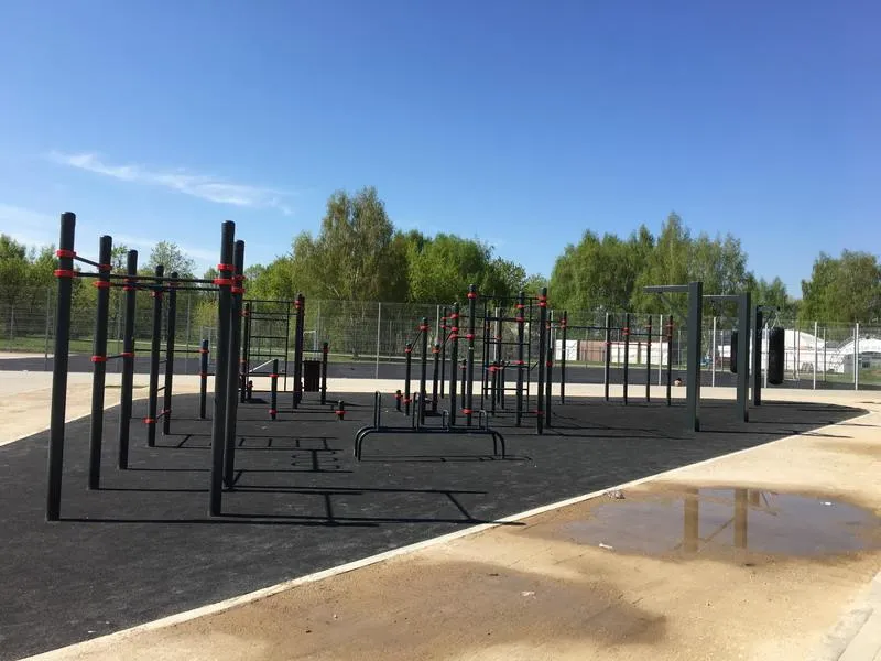 Bară de tracțiuni la Calisthenics Park at Строгинское шоссе, Москва #wp2270 – fotografia 1 din 5