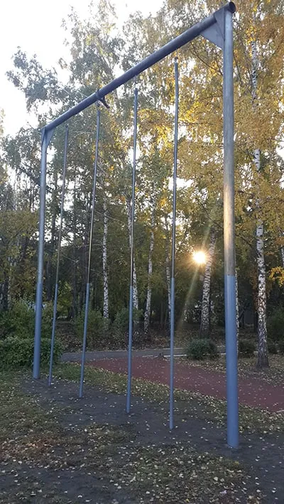 Barres de singe à Calisthenics Park at Красноармейский проспект, Барнаул – photo 3 sur 3