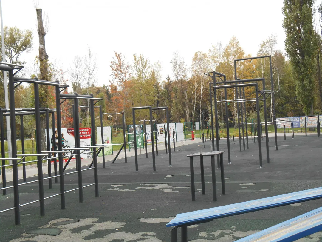 Barren bei Calisthenics Park at улица Победы, Белгород – Foto 2 von 2