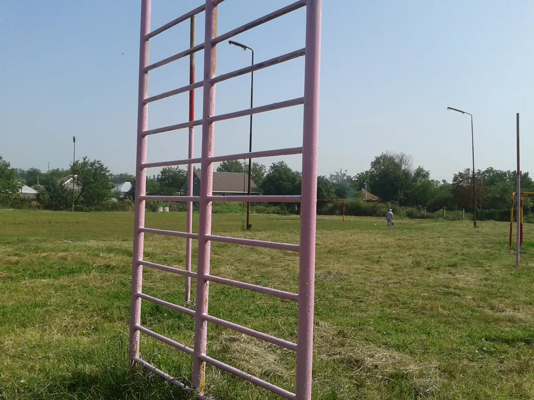 Parallele presso Calisthenics Park at Кривая улица, Левокумка – foto 2 di 2
