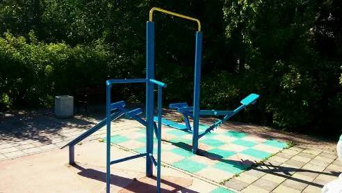 Parallele presso Calisthenics Park at проспект Энергетиков, Санкт-Петербург – foto 2 di 2