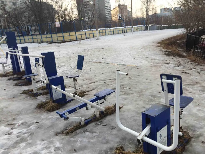 Espalier à Calisthenics Park at Шипиловская улица, Москва #wp2287 – photo 3 sur 3