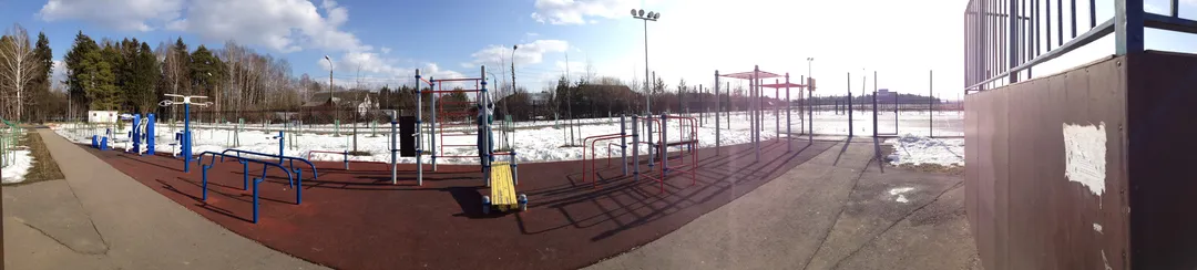 Barres de singe à Calisthenics Park at Первомайская улица, Захарово – photo 3 sur 4