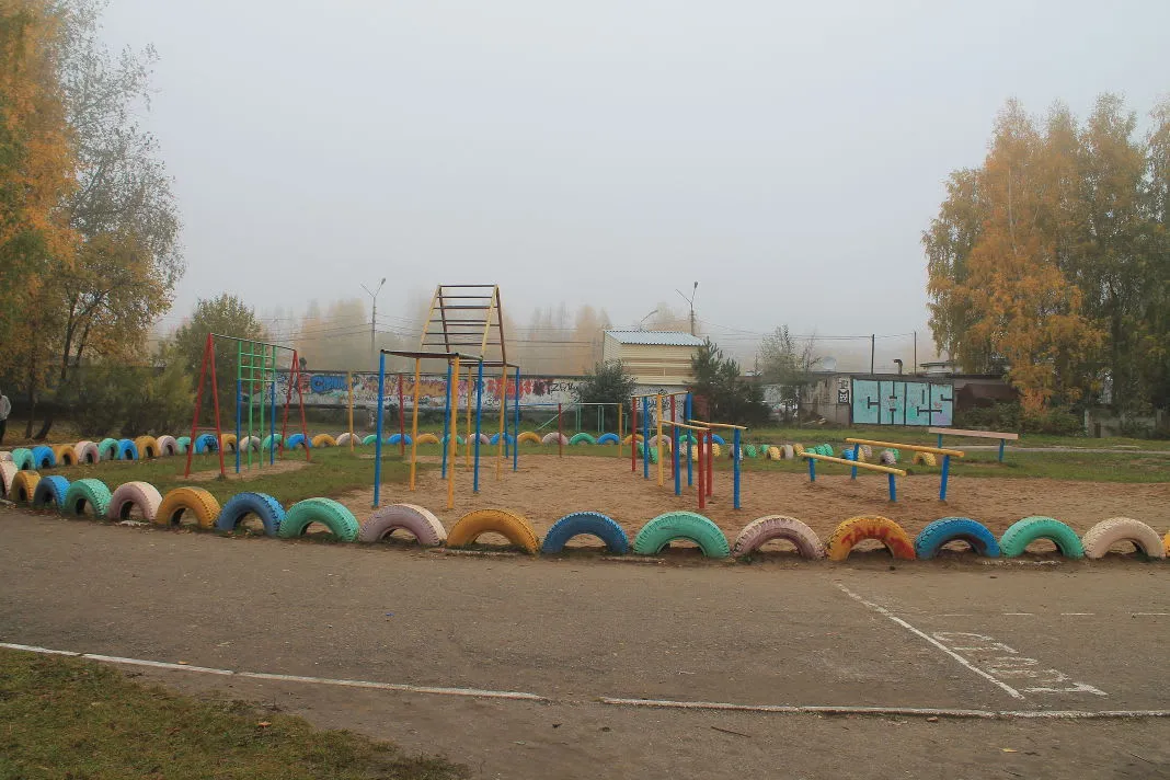 Barres parallèles à Calisthenics Park at Печорская улица, Сыктывкар – photo 2 sur 3