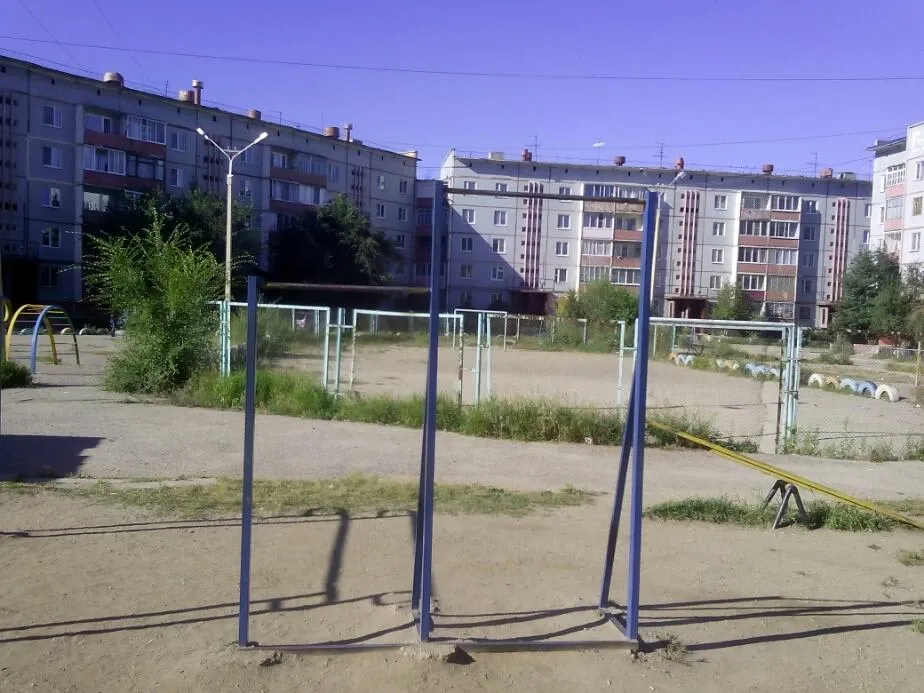 Barres parallèles à Calisthenics Park at проспект Фадеева, Чита – photo 2 sur 3