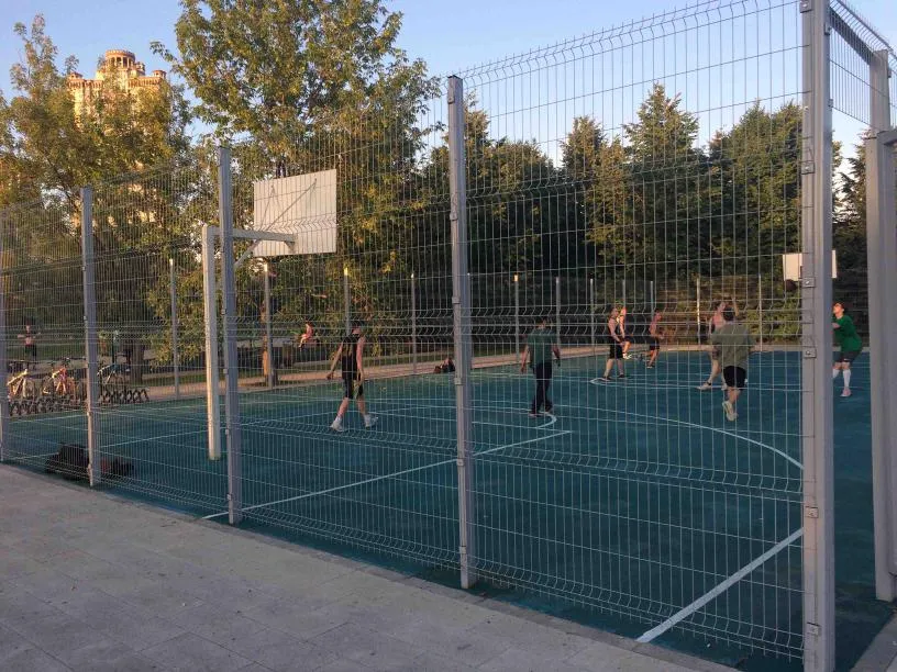 Bancă pentru abdomen la Calisthenics Park at Строгинское шоссе, Москва #wp2305 – fotografia 5 din 6