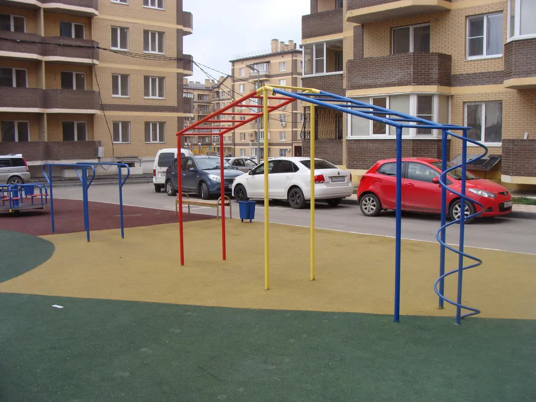 Espalderas en Calisthenics Park at улица Тружеников, Ростов-на-Дону – foto 3 de 5