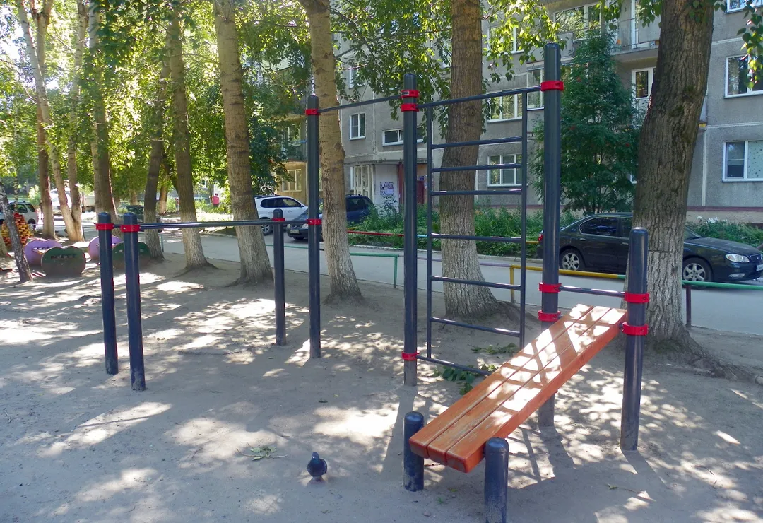 Parallel Gym Bars at Calisthenics Park at улица Бориса Богаткова, городской округ Новосибирск – photo 2 of 2