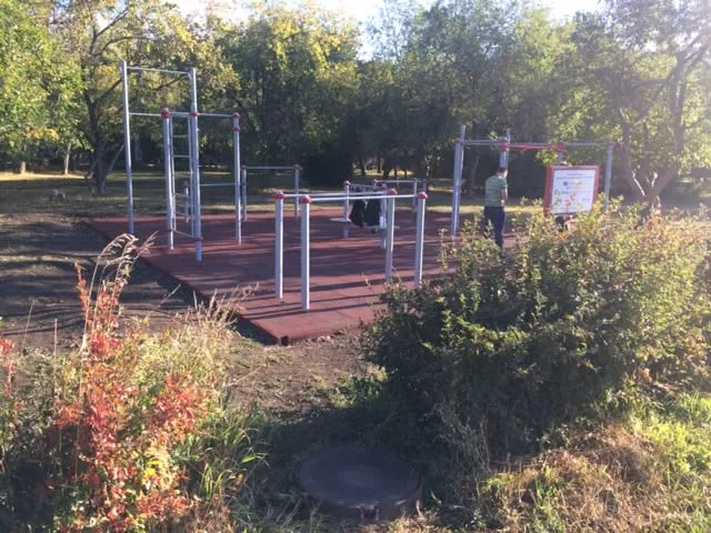 Турнік на майданчику Calisthenics Park at улица им. Газеты «Правда», Магнитогорск – фото 1 з 3
