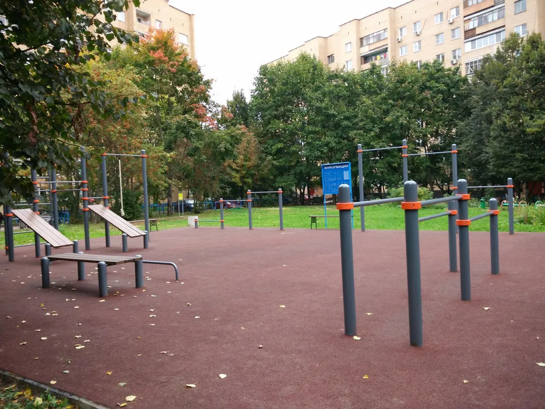 Pull Up Bar at Calisthenics Park at Бродвей, Красногорск – photo 1 of 2