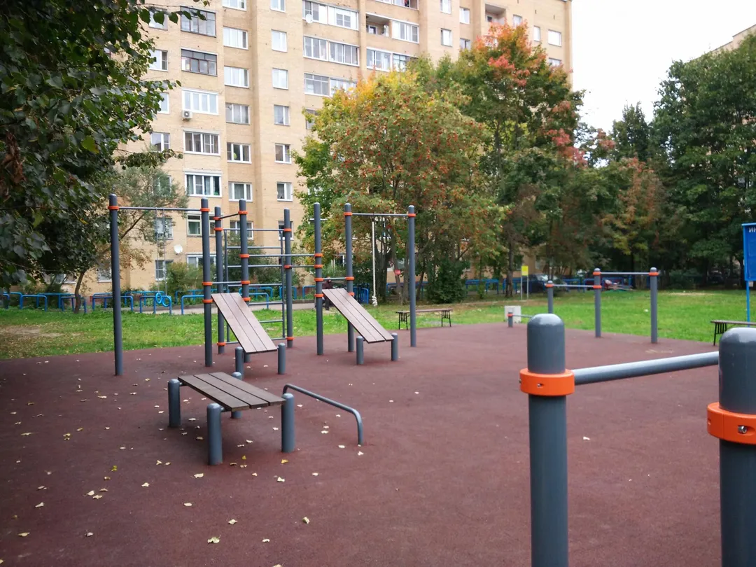 Parallel Gym Bars at Calisthenics Park at Бродвей, Красногорск – photo 2 of 2