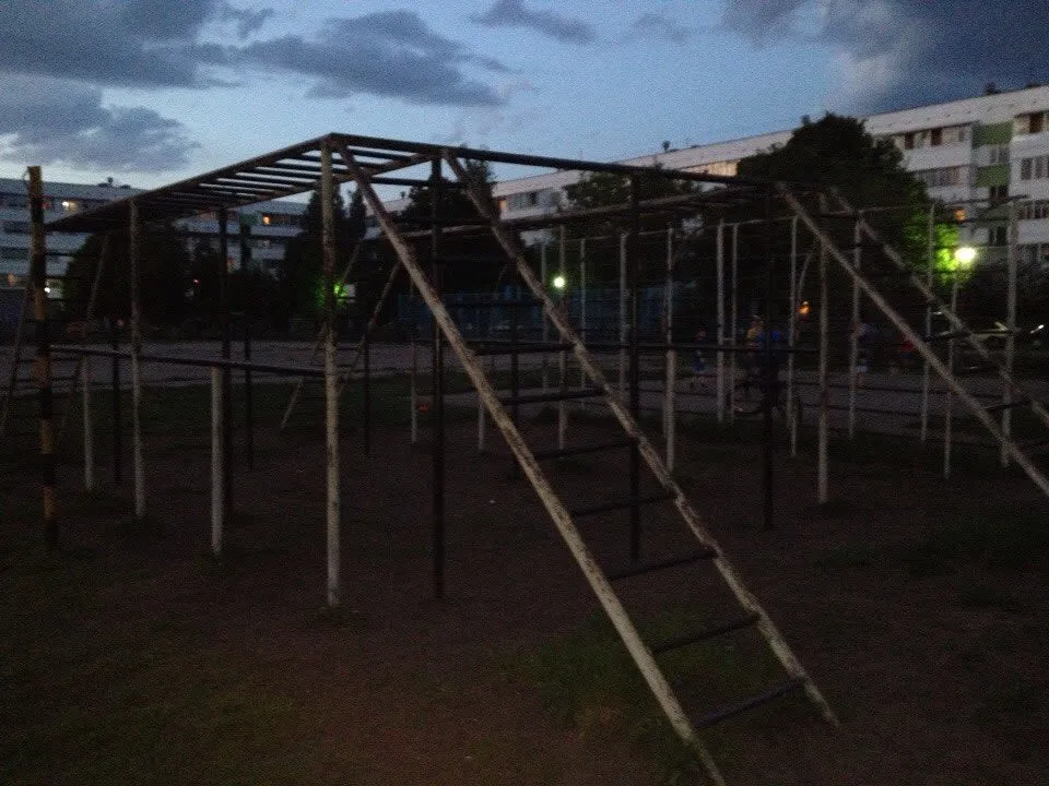 Spalliera presso Outdoor Gym in Новый город, Набережные Челны #wp2323 – foto 4 di 4