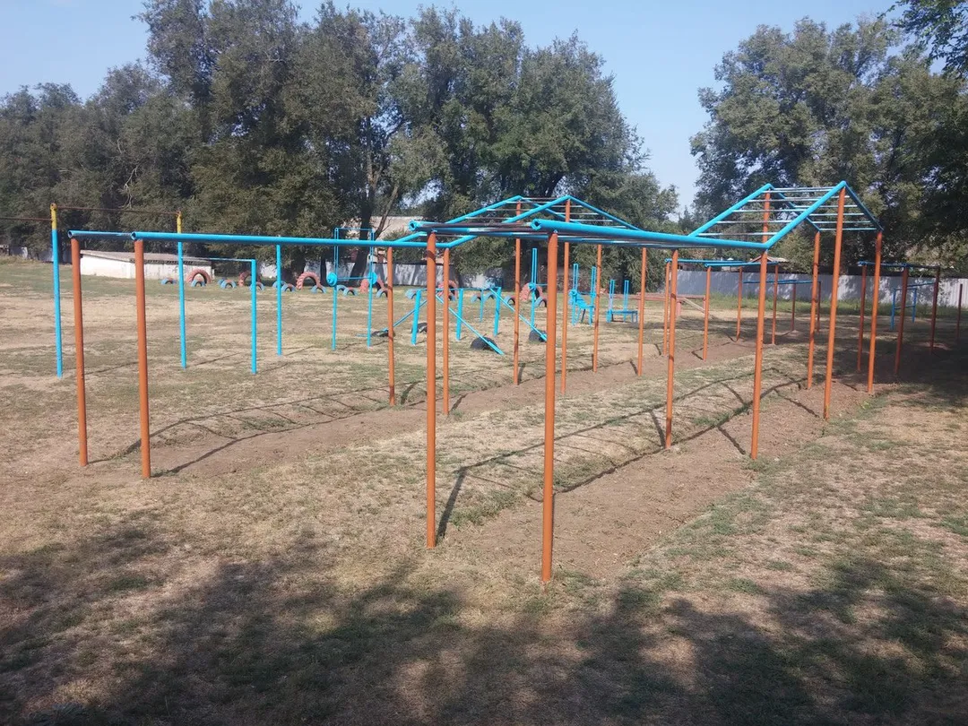 Pull Up Bar at Outdoor Gym #wp2324 in Красочный – photo 1 of 1