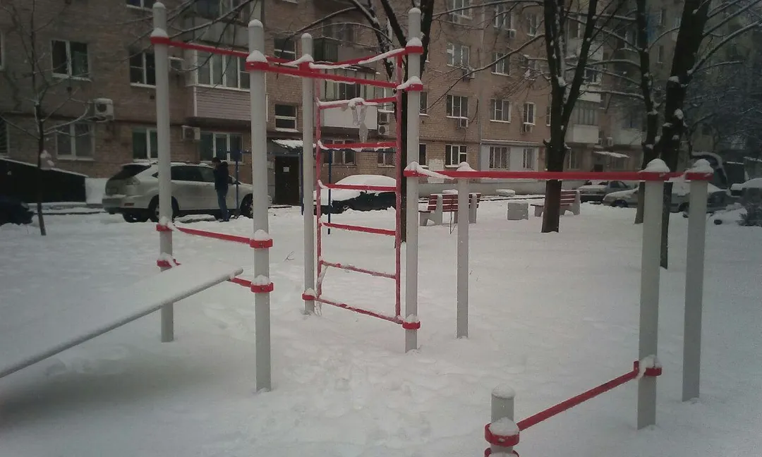 Barras Paralelas en Calisthenics Park at проспект Стачки, Ростов-на-Дону – foto 3 de 4