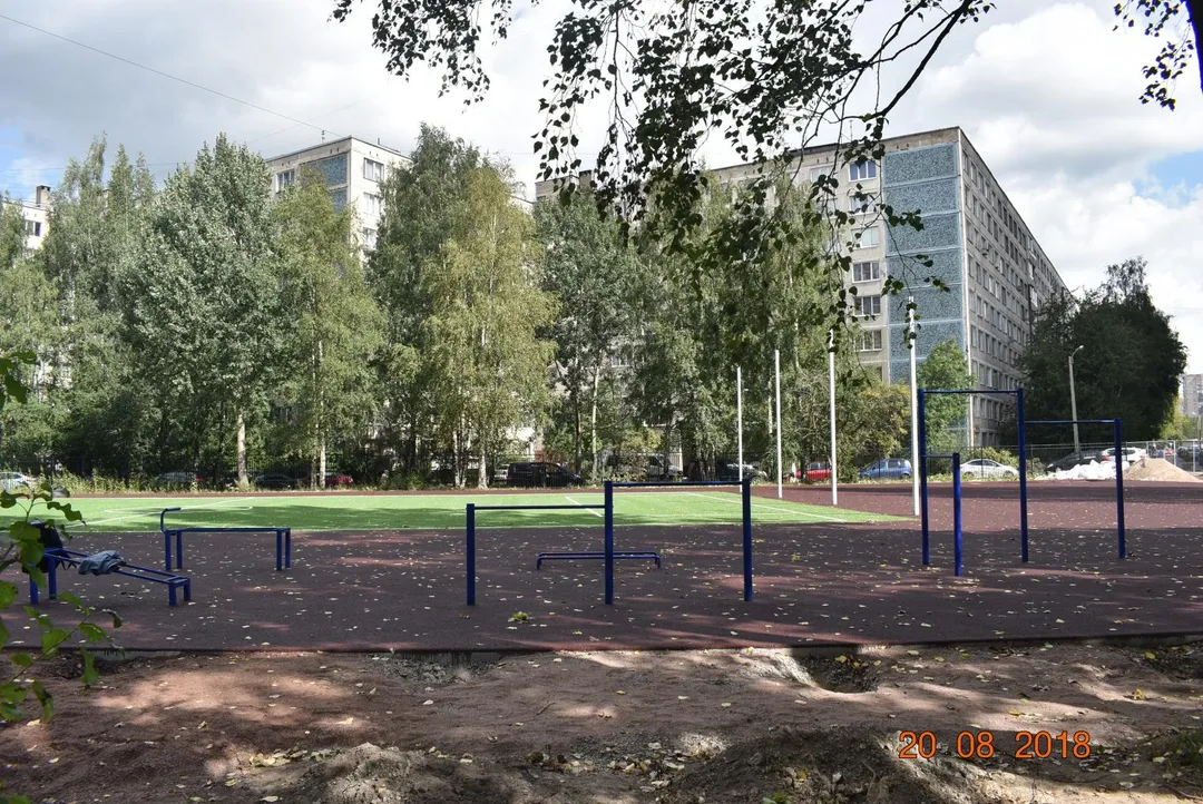 Sbarra per trazioni presso Calisthenics Park at улица Коллонтай, Санкт-Петербург #wp2326 – foto 4 di 5