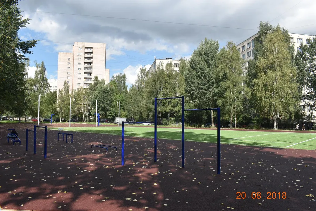 Sbarra per trazioni presso Calisthenics Park at улица Коллонтай, Санкт-Петербург #wp2326 – foto 1 di 5