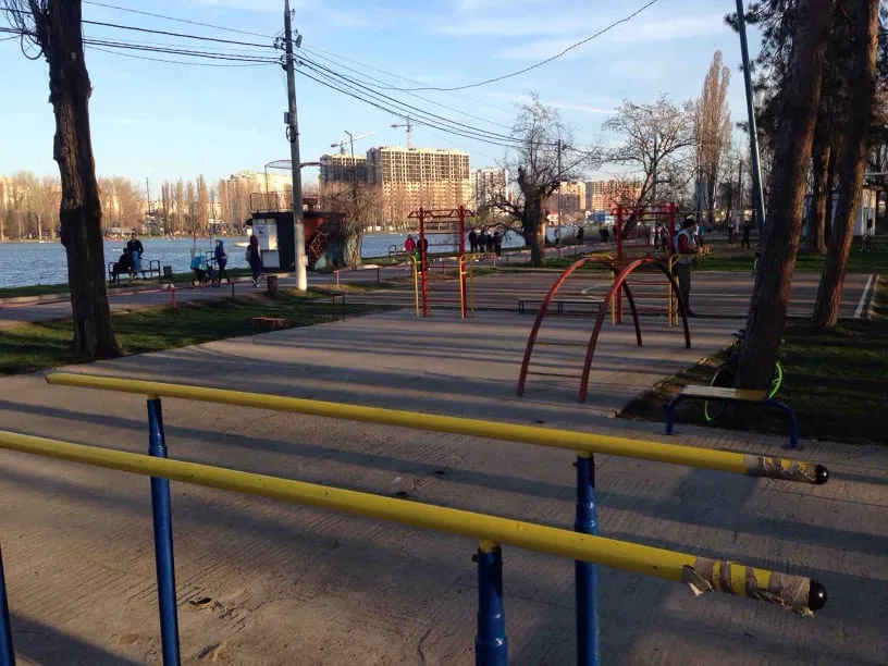 Barra de Dominadas en Calisthenics Park at Трамвайная улица, Краснодар – foto 1 de 3