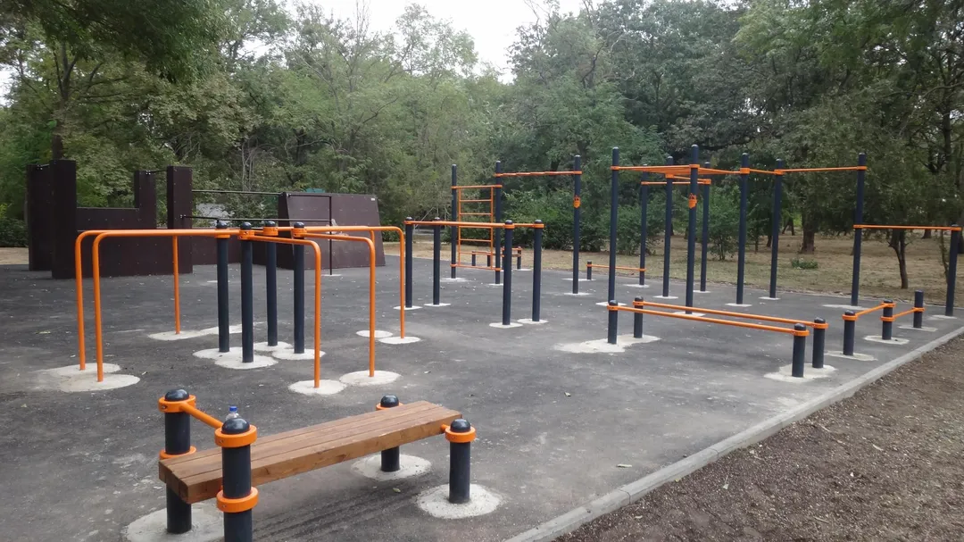 Pull Up Bar at Calisthenics Park at Аллея Ветеранов, Ейск – photo 1 of 4