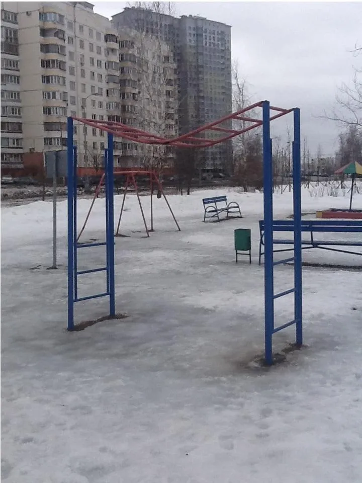 Barres parallèles à Calisthenics Park at улица Кадырова, Москва – photo 2 sur 3