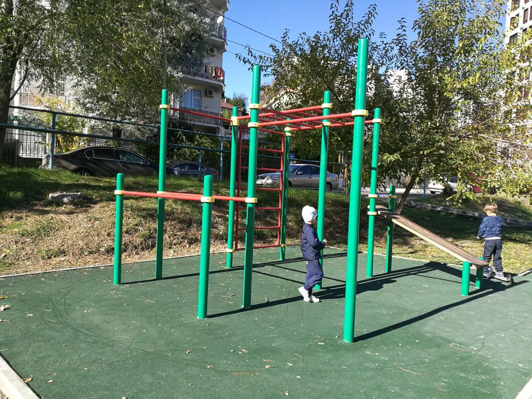 Barren bei Calisthenics Park at Полтавская улица, Сочи – Foto 2 von 3