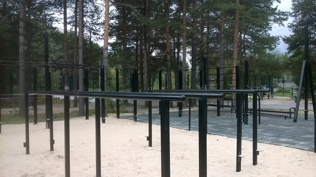Barre de traction à Calisthenics Park at Пролетарский проспект, Сургут – photo 5 sur 5
