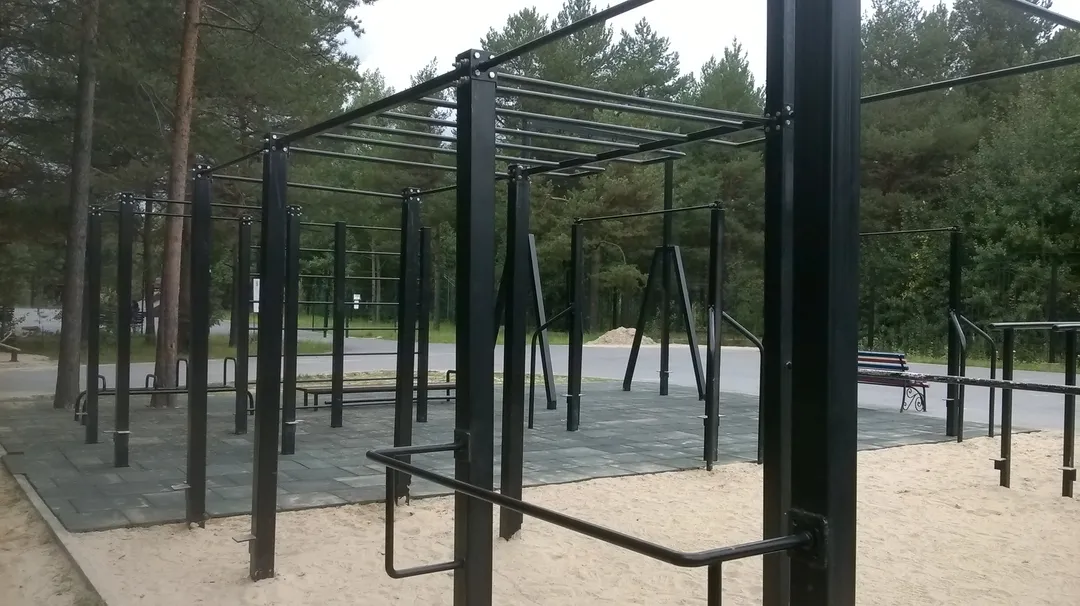 Espalier à Calisthenics Park at Пролетарский проспект, Сургут – photo 4 sur 5