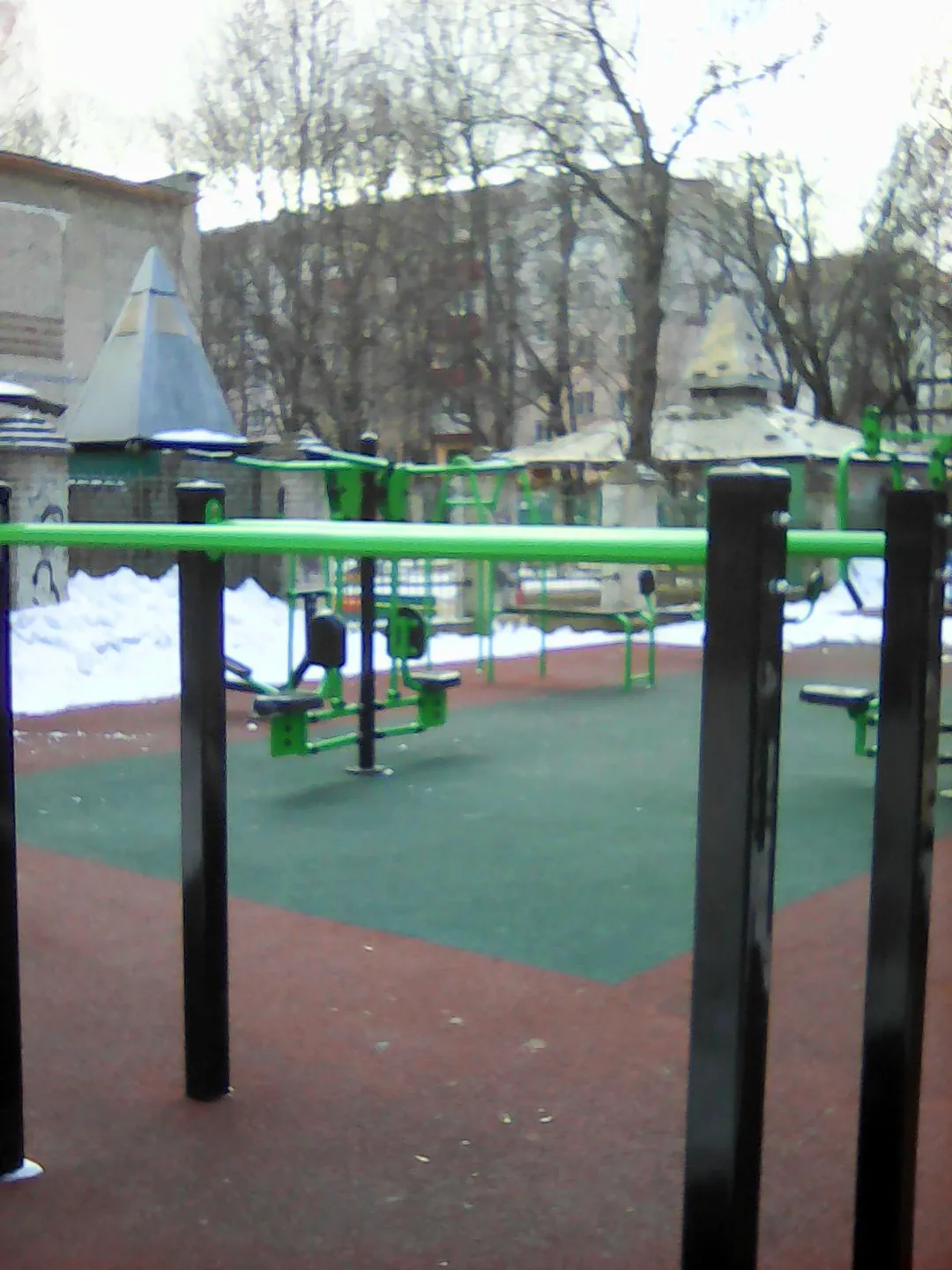 Skieur aérien à Calisthenics Park at Смирновская улица, Люберцы – photo 3 sur 3