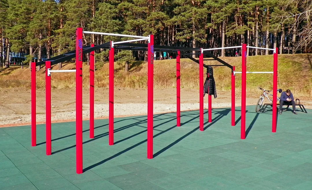 Bare paralele joase la Calisthenics Park at улица Обские зори, городской округ Новосибирск – fotografia 7 din 9