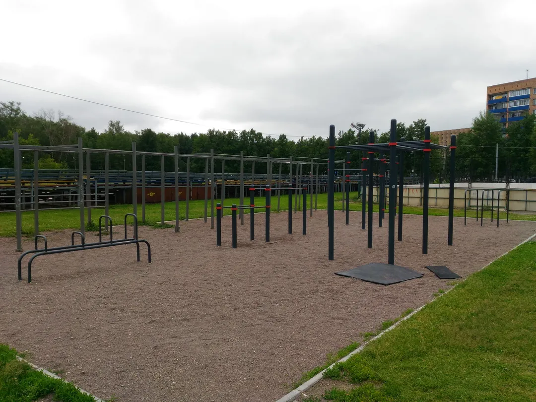 Hangelstange bei Calisthenics Park at Ледовый дворец Подмосковье, Воскресенск – Foto 3 von 5