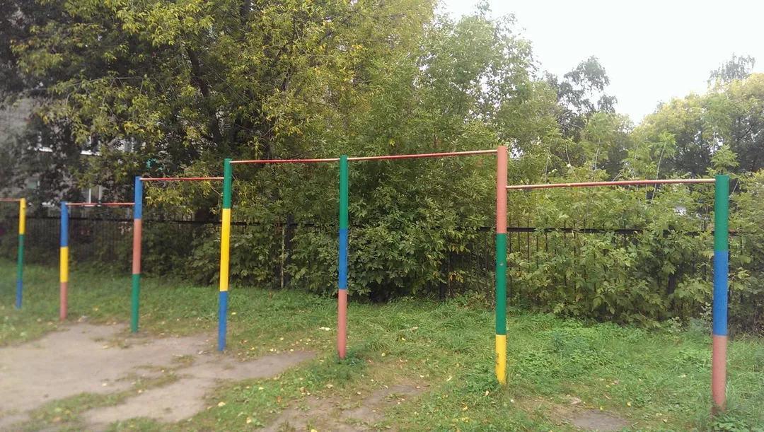 Parallel Gym Bars at Calisthenics Park at Якорная улица, Нижний Новгород – photo 5 of 10