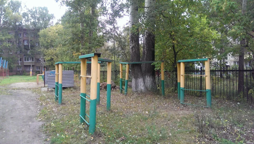 Parallel Gym Bars at Calisthenics Park at Якорная улица, Нижний Новгород – photo 2 of 10