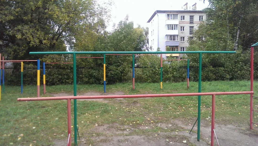 Parallel Gym Bars at Calisthenics Park at Якорная улица, Нижний Новгород – photo 8 of 10