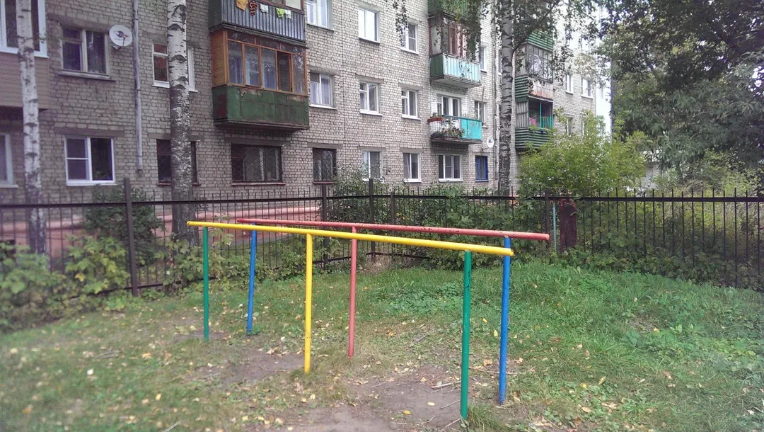 Pull Up Bar at Calisthenics Park at Якорная улица, Нижний Новгород – photo 7 of 10