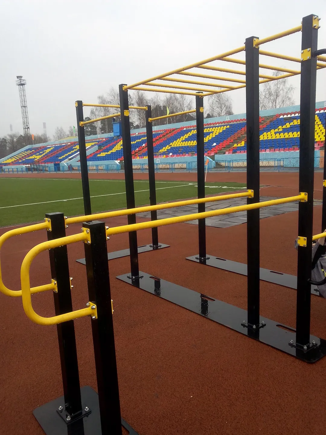 Рукохід на майданчику Calisthenics Park at Шатурский стадион, Шатура – фото 3 з 3