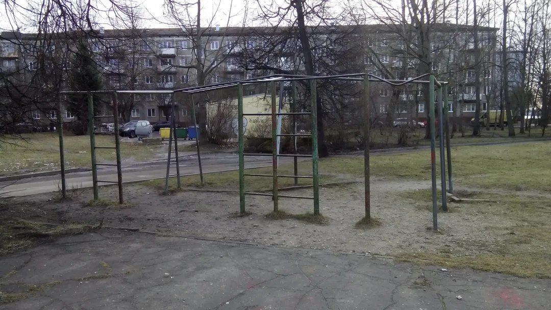 Barres de singe à Outdoor Gym in Ķengarags, Rīga – photo 3 sur 3