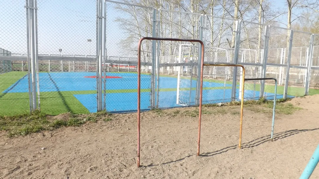 Bară de tracțiuni la Outdoor Gym in 1-й микрорайон, Краснокаменск – fotografia 1 din 8