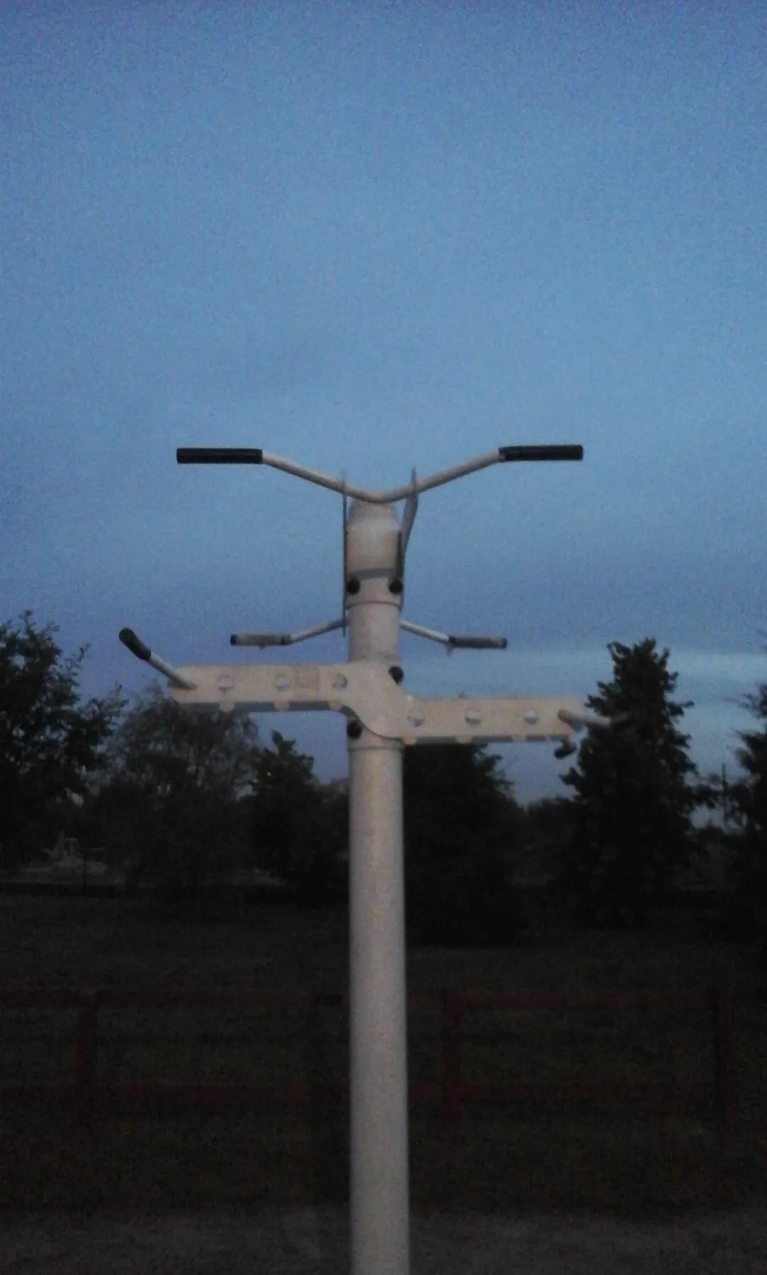 Barre de traction à Calisthenics Park at Кременчугская улица, Москва – photo 2 sur 2