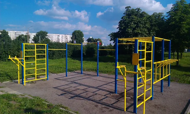 Calisthenics Park at проспект Тракторобудівників, Харків